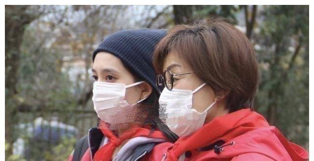 原创中国医生毛阿敏的女儿首登大荧幕和袁泉演母女颜值一流