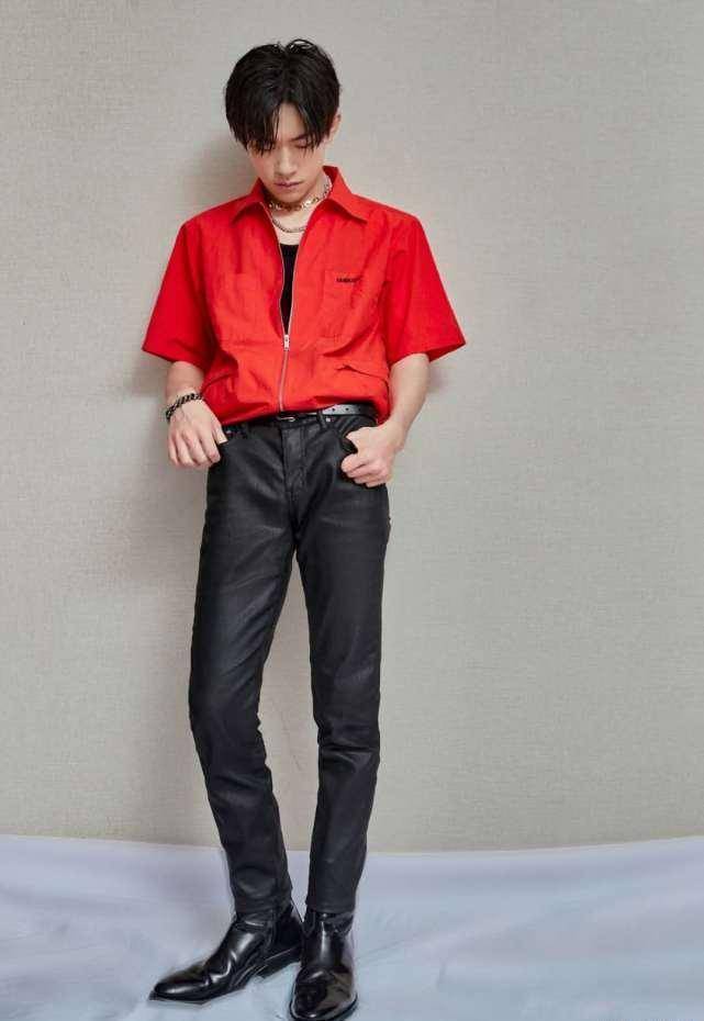 tfboys七周年纪念日看到他们三人的照片只想感慨变化太大了