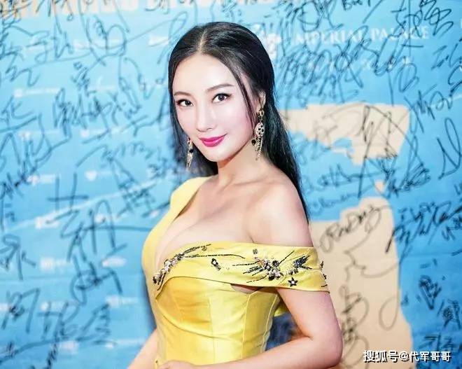 她演过很多很火的电影电视剧:《武媚娘传奇》《一夜惊喜》《谁是儿子