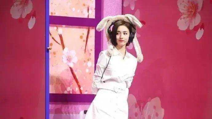 原创原创37岁的她从黑干瘦到肤白如凝脂颜值回春秘诀补水敷美颜