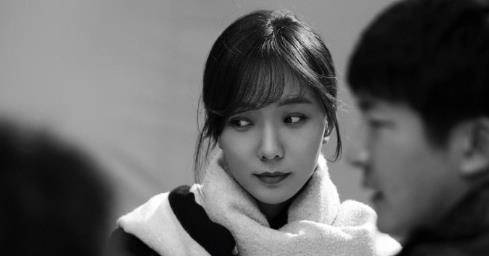 原创原创36岁王珞丹纯素颜照曝光果然没有滤镜和美颜明星也是普通人