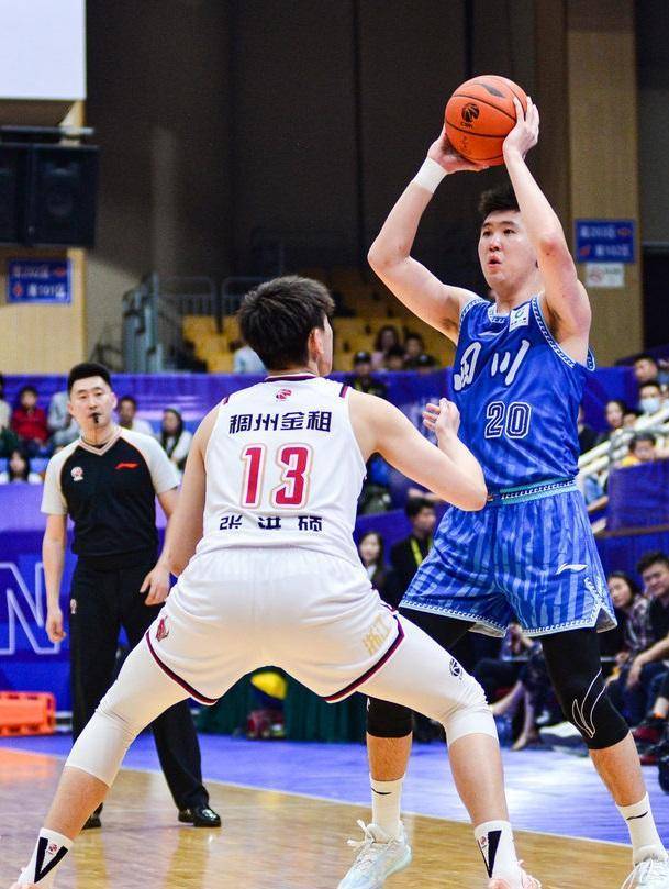 王奕博三分表现惊艳浙江大胜四川吴前状态火热