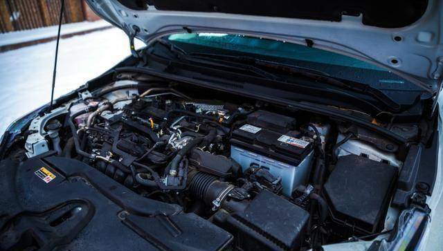 13:1的高压缩比以及双喷射技系统,让这台发动机实现了同级领先的40%热