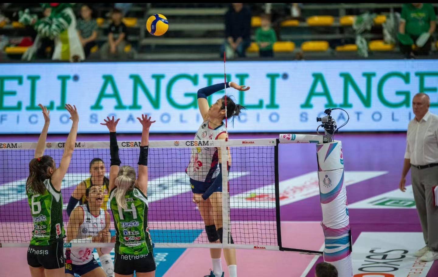 是的,球迷一定记得:在2016年里约奥运会上,我们女排打出了令人难以