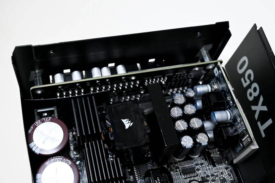 海盗船tx850金牌电源大解析_电容_散热_拆解