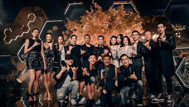 安以轩为儿子举行派对,大牌明星齐助阵,其内景奢华贵气逼人_陈荣炼