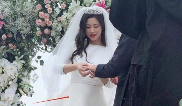 8次入选全球百美的朱珠与法拉利副总相爱到底有何魅力