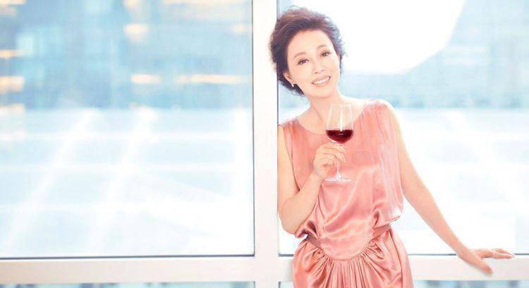 可是,在尤小刚和周庭伊的暧昧关系曝光后,他曾经的欣赏