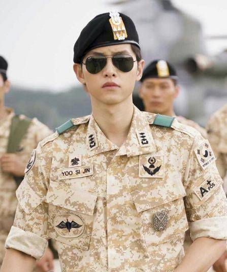 原创原创35岁宋仲基颜值暴跌状态差眼袋比眼睛大网友走怨夫路线