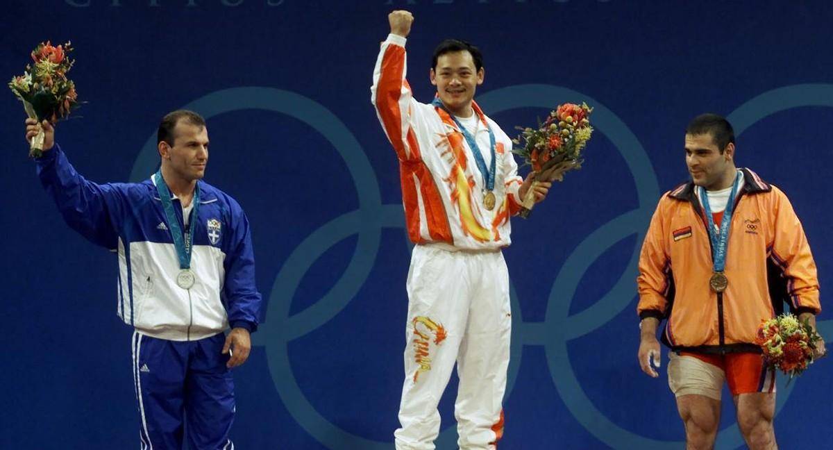 奥运举重冠军占旭刚退役后迎娶初恋空姐已是副厅干部未来可期