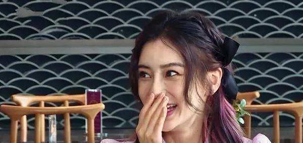 吃饭的时候,郭麒麟,蔡徐坤,沙溢等人都会进行特写镜头,让大家知道这个