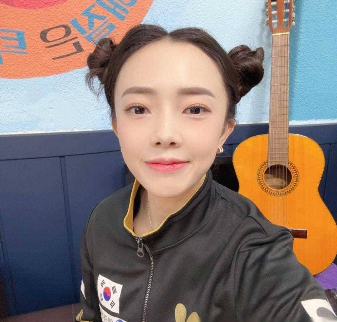 因此,众多网友纷纷出谋划策,建议让田志希给方博牵桥搭线介绍女朋友.