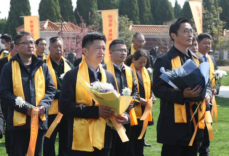 绿色祭扫缅怀逝者生态殡葬礼敬生命淮安市举行2024年清明节公祭仪式