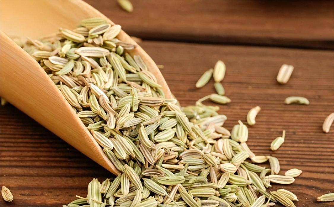 最忌乱放调料,只需用这4样,原汁原味,鲜美不腥不膻_小茴香_甘草_白芷