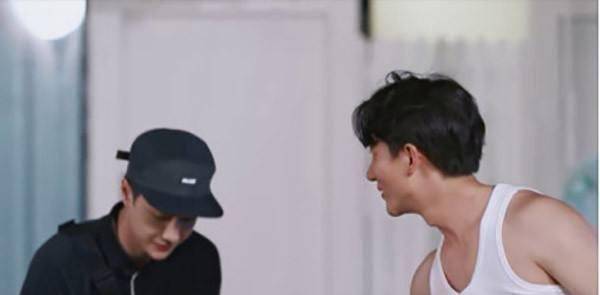 以黄轩的名义来大肆为难王一博,这种做法完全得不偿失,也无法将两人的