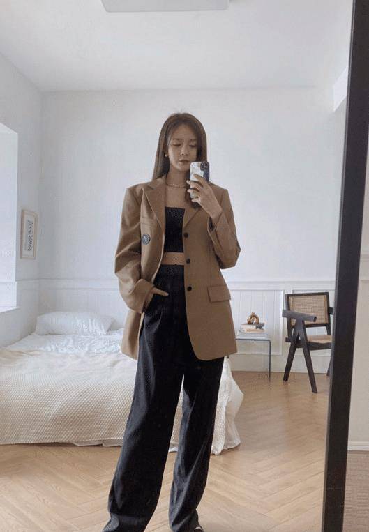 原创沈梦辰是什么尤物同框网红身材惹眼小蛮腰却更抢镜