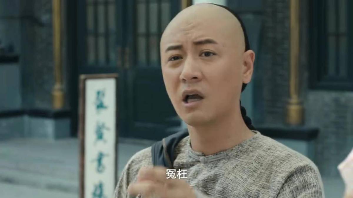 而同一部剧中的任重,刻画的男主角从人设来看也是个大小伙子,毕竟也还