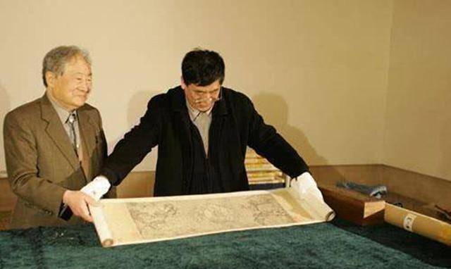 宝藏》,在这档节目中由黄渤和王嘉守护的国宝皿天全方罍让人记忆深刻