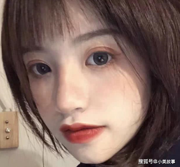 双鱼座落泪,水瓶座捂脸_初恋_漂亮_狮子座