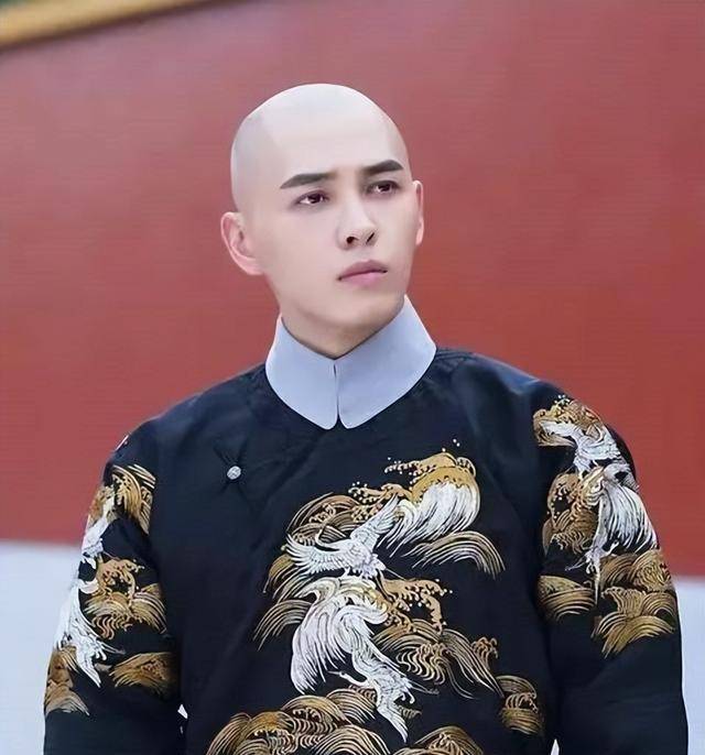 弘昼究竟有多聪明?装疯卖傻给自己办葬礼,却保全子孙的荣华富贵