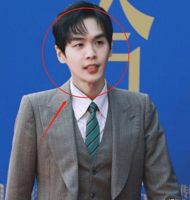 原创庆余年2剧组重聚被拍张若昀生图面部消瘦真实腰围我却看愣了