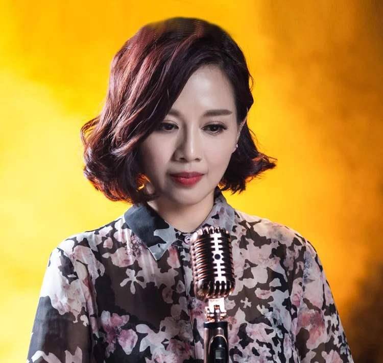 陈松伶15岁出道34岁被骗一无所有如今49岁乘风破浪再出发