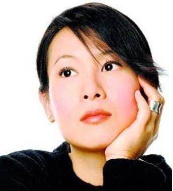 原创刘若英曾加入黄磊婚姻转身嫁给亿万富豪54岁和现任分房9年