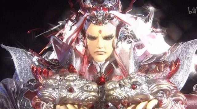 八岐邪神应该能秒弃天帝弃天帝虽强但在人界只有三分功体