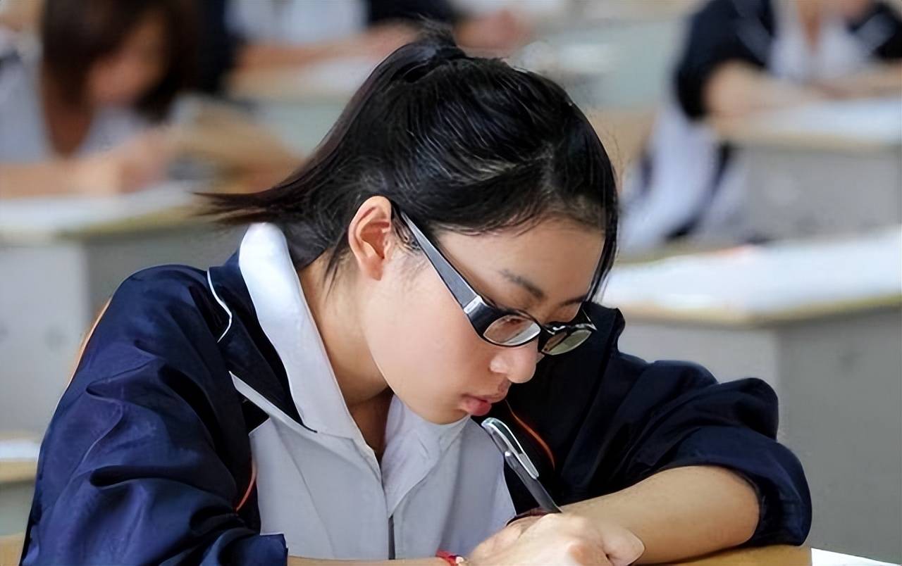 原创初中生汤圆字体走红圆润饱满没有棱角让阅卷老师爱不释手