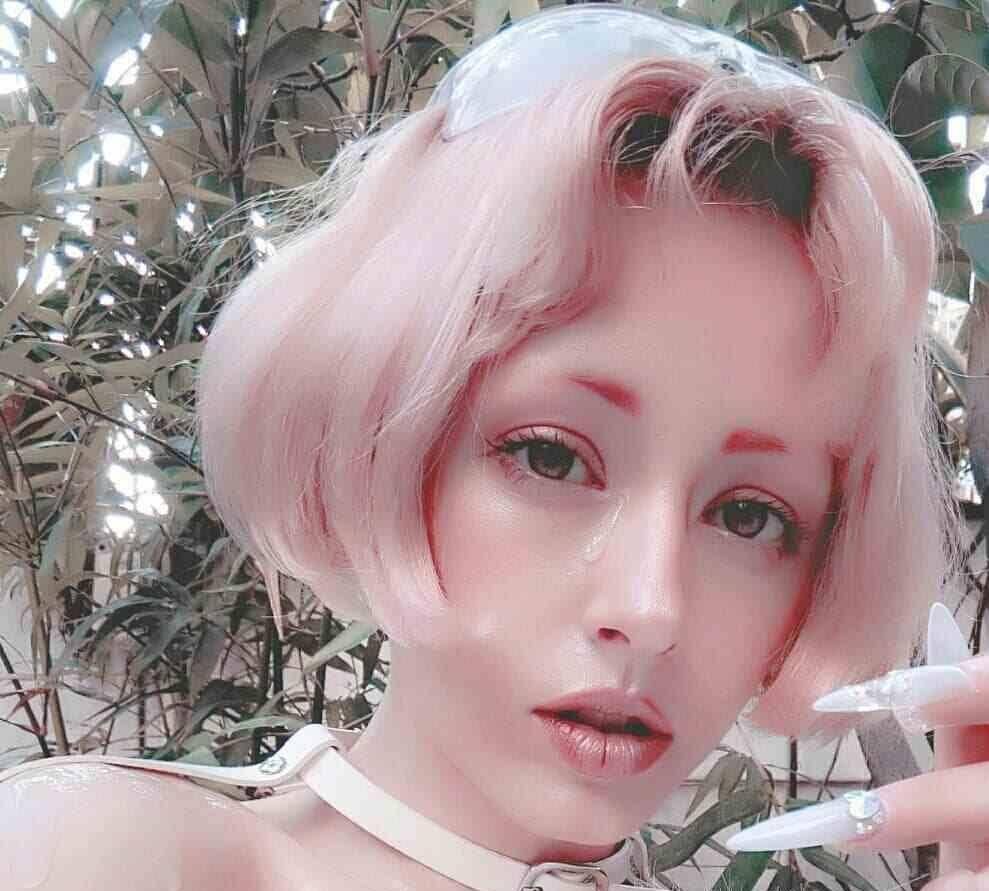 原创andi坐等分遗产吴绮莉坐吃山空已成空架子谁料到成龙比她还狠