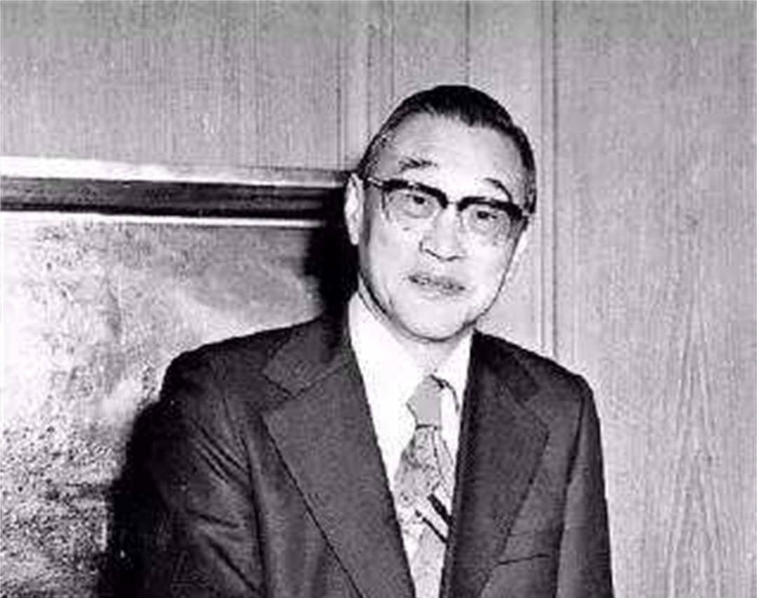 赵从衍祸不单行,公司面临重大困难,赵从衍又因中风住院,身为儿子的