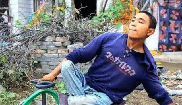 原创无腿硬汉50元购双腿行走20年撑起一个家希望能够娶妻生子