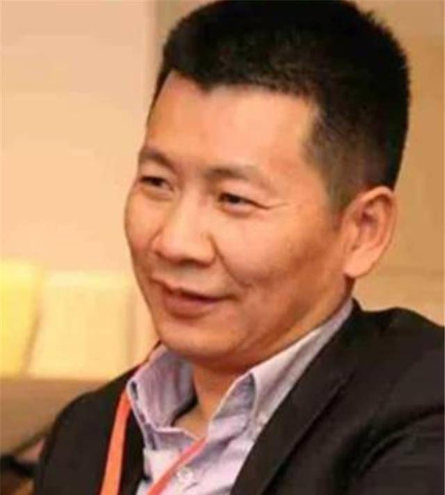 原创从小裁缝到百亿富豪美邦创始人周成建的浮沉录