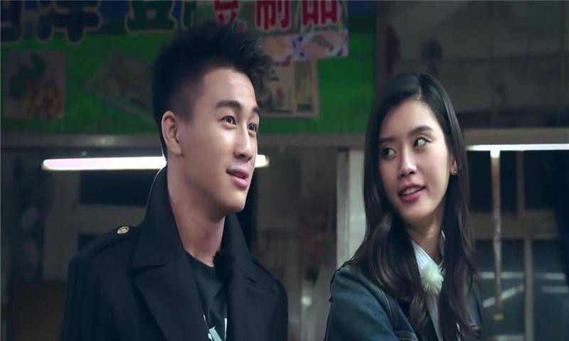 原创奚梦瑶何猷君外出摆摊现场人气火爆但夫妻两人手忙脚乱