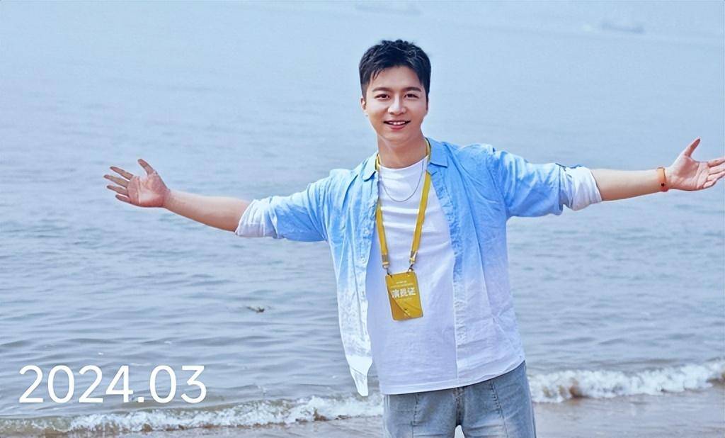 杨旭:献声《为你读书》节目,此前任鲁豫董卿等大咖们都来参演过_资料