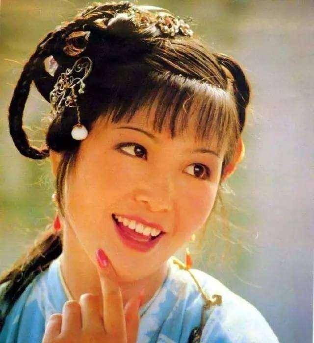 王扶林让她爱演谁就演谁,金莉莉走了还想让她演迎春_李伊_邢岫_角色