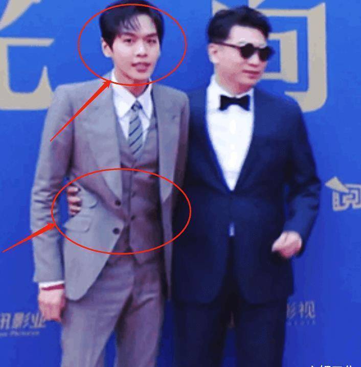 原创庆余年2剧组重聚被拍张若昀生图面部消瘦真实腰围我却看愣了