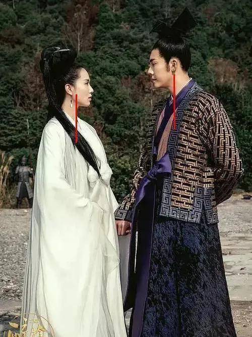 练练仪态吧,含身材驼背的古偶演员们,替身都比你们站得直_杨幂_脖子