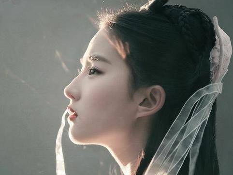 原创85后神仙姐姐刘亦菲因进军电影险些过气现因国籍饱受非议