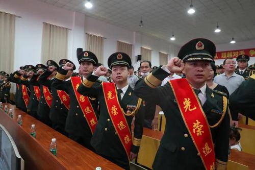 选择逐月了,还和自主择业比的话,是最不明智的!_政策_退役_战友