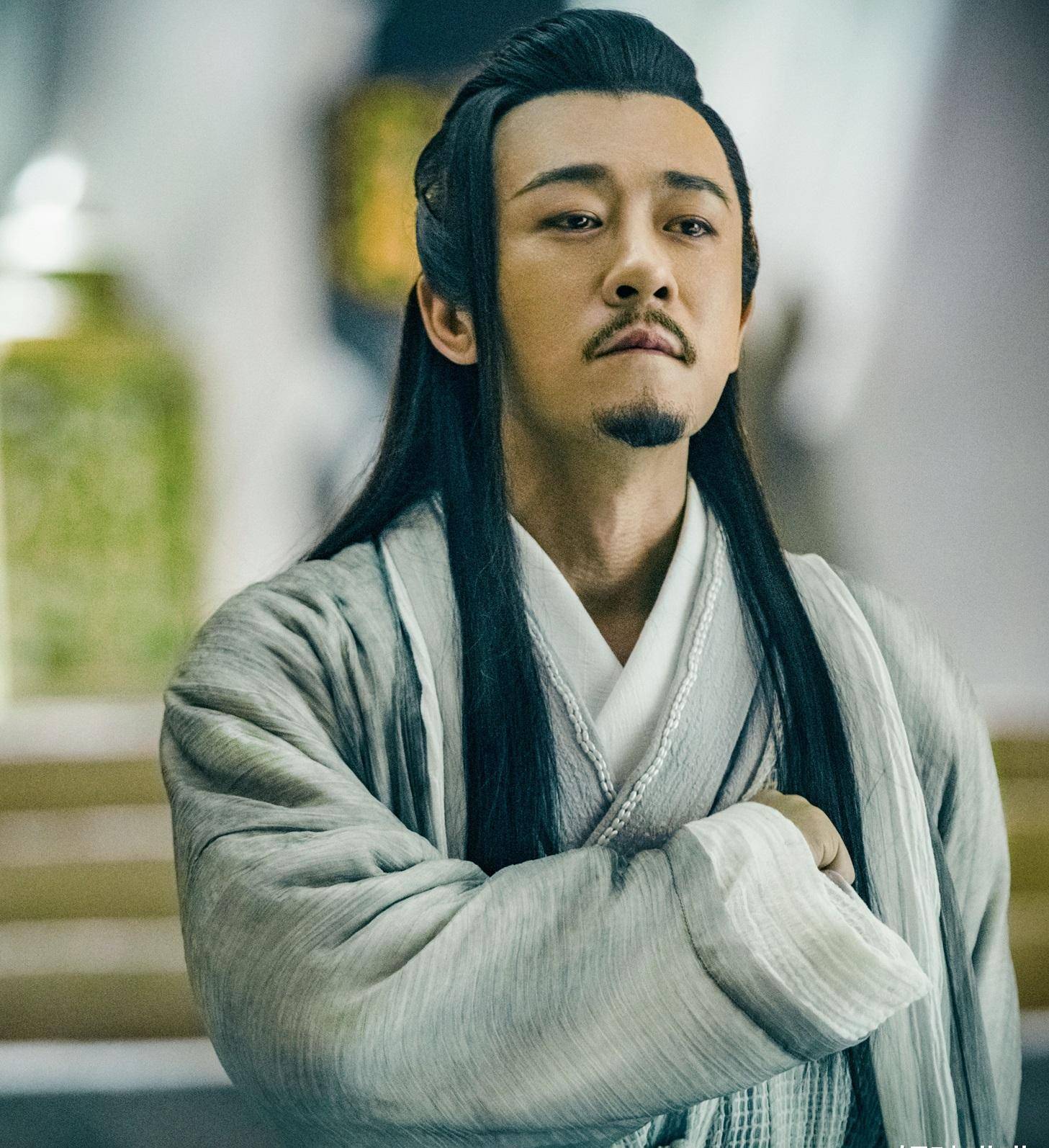 林雨申版的杨逍被称为史上最让人心动的杨逍,以往的版本,不管演员再帅