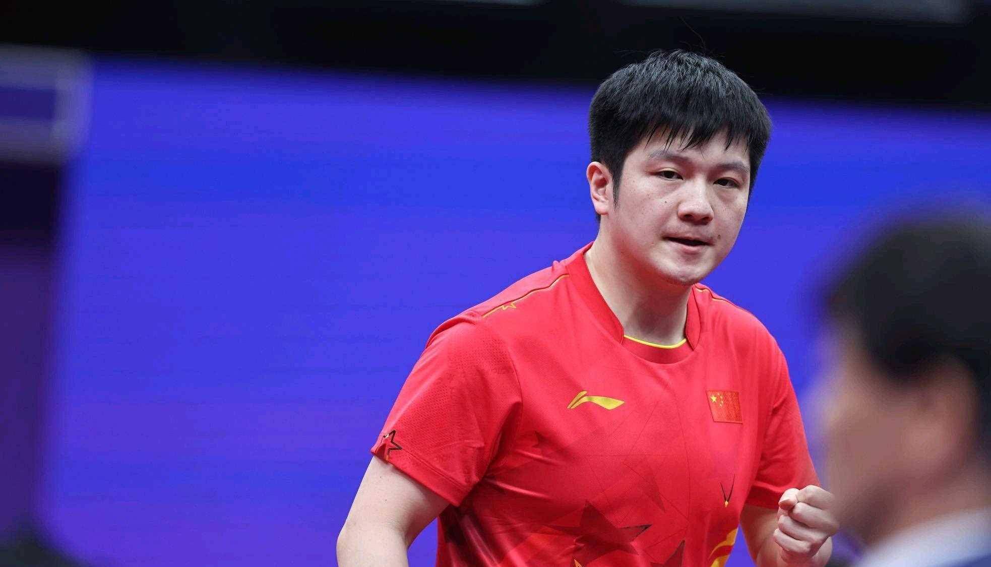 原创王楚钦退赛原因出炉刚升世界第1樊振东遭网暴球迷质疑教练