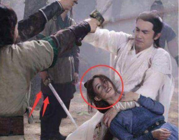 原创818穿帮钟汉良长点心吧邓伦上一秒还穿着裹胸下一秒没了