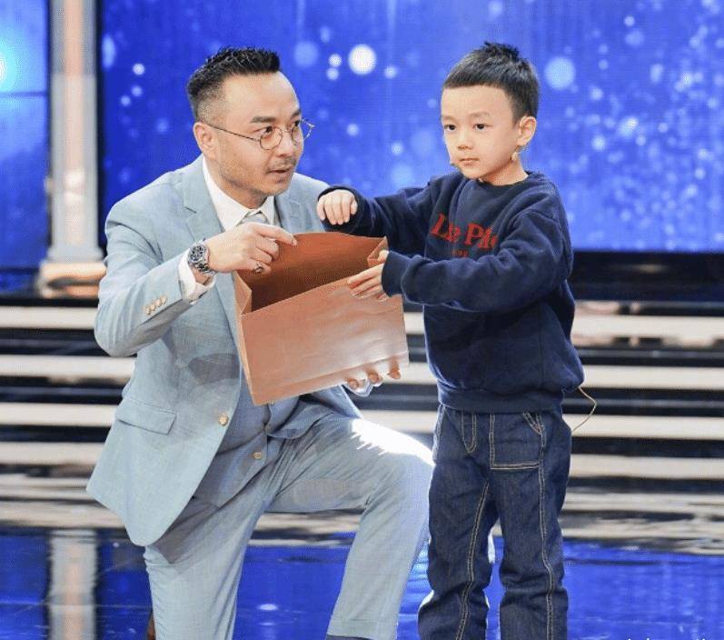 汪涵儿子做客天天向上六岁模样酷似霸总长大后要求出道