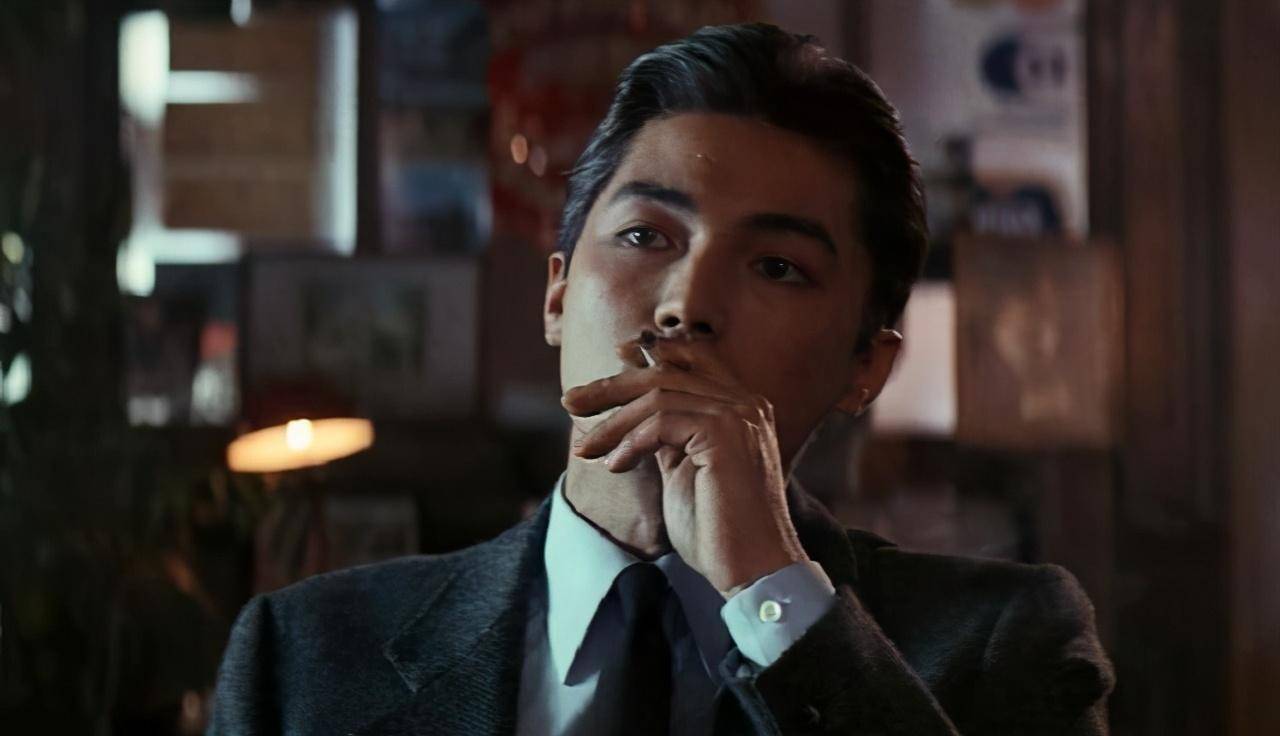 "亚洲第一美男",王祖贤都为之着迷,巅峰时突然消失,一生成迷_张国荣