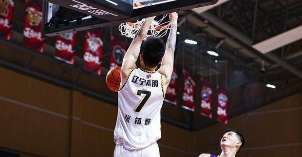 原创cba选秀第十七轮表现状元得分新高孟翔现身深圳队替补席