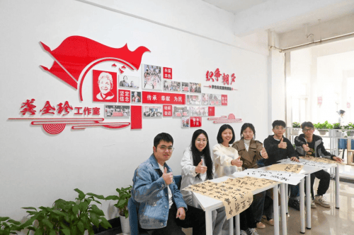 “织争朝夕”打通服务学生“最后一米” 
