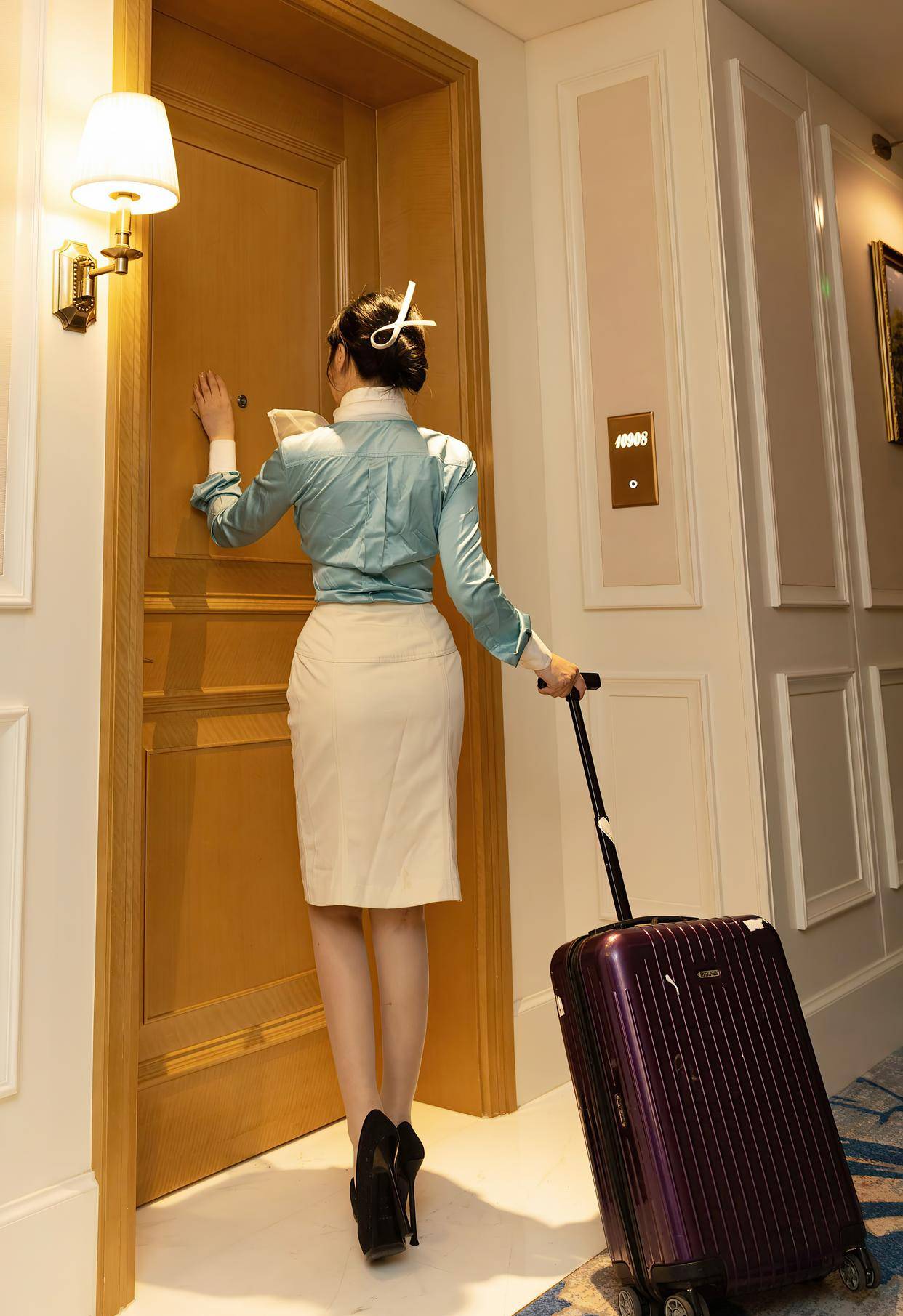 空姐时尚黑高跟鞋搭配曼妙身姿婀娜丰腴美轮美奂令人陶醉