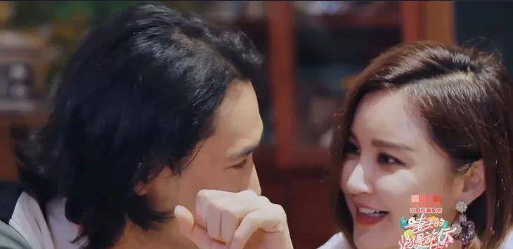 把武汉搬到面前,她还暗示袁弘把发小儿请来现场,顺便硬凹一波惊喜降临