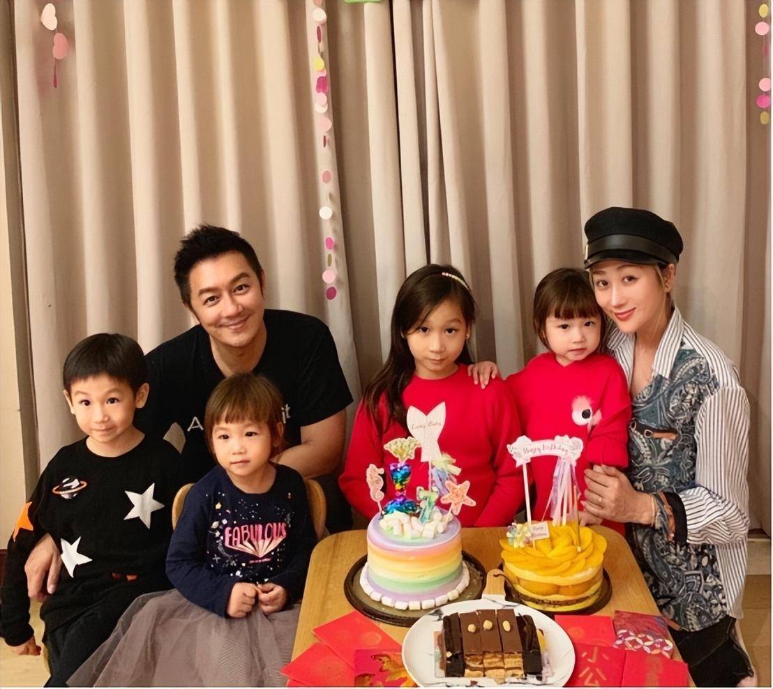 陈浩民宣布回香港定居弃月租14万豪宅一家六口住180平自购房